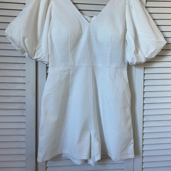 Taye Puff Sleeve Tie Back Romper - Picture 11 of 15